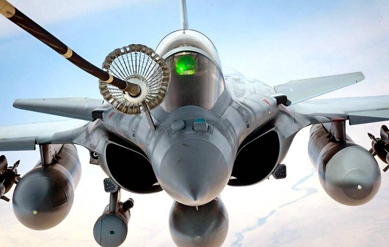 Макрон предложит Украине истребители Rafale для замены советских МиГ-29