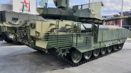 Танки Т-14 "Армата" получили доработанную ходовую часть и спаренный 7,62-мм