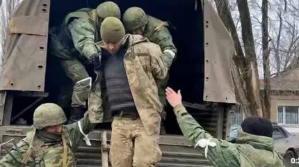 Украинские военные начали сдаваться в плен по два раза