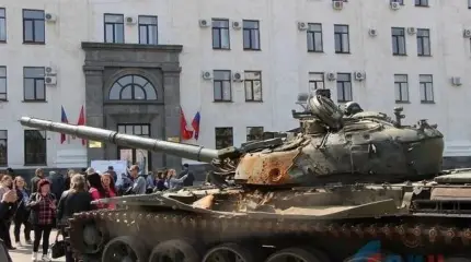 В ЛНР показали захваченный у ВСУ Т-72АВ с ходовой от старых Т-55/62
