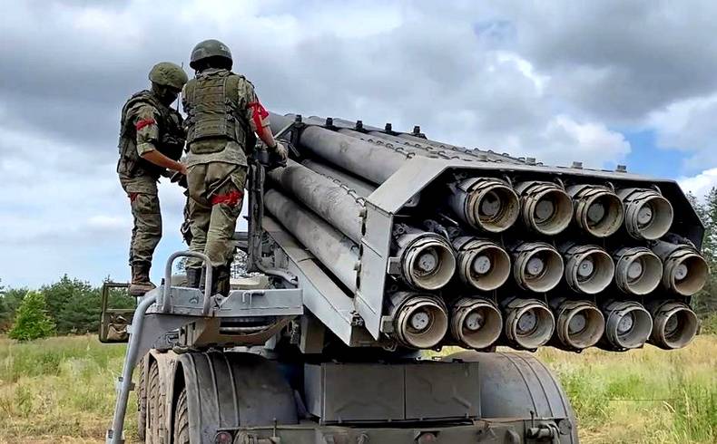 Что известно о тактике «тройного удара» России на Украине