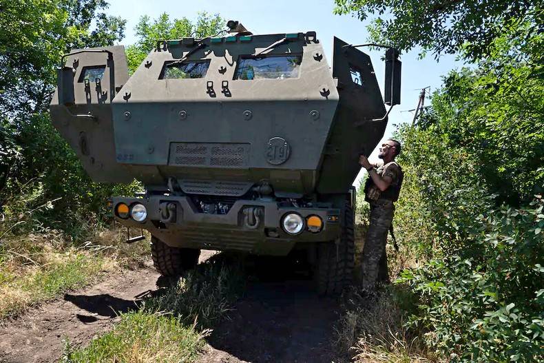 ВСУ построили деревянные HIMARS для попытки запутать войска России