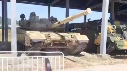 Успех КНР: сбивающий ПТУР комплекс активной защиты замечен на танке VT-4