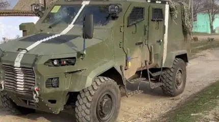 Израильский бронеавтомобиль, замеченный на Украине, был поражен "Ланцетом"
