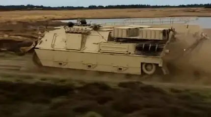 Не жилец на поле боя: спецмашина на базе Leopard еле держит 25-мм снаряды