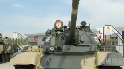 Старенький Т-55 на СВО без проблем превратит в кучу металлолома M2 Bradley
