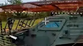 Дроны "открыли" люки украинского БТР-4 "Буцефал", а потом его сожгли