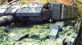 Увешанный "реактивной броней" Leopard 1A5 сожжен дронами-камикадзе
