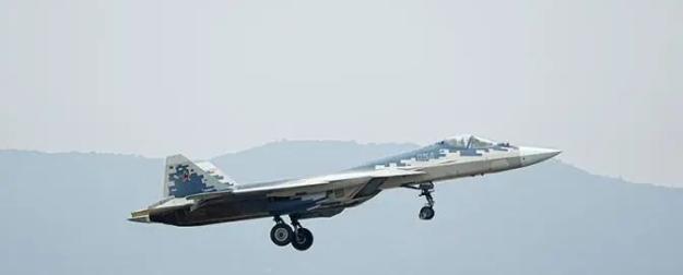 «Надо же — не американский, но хороший!»: СМИ США нахваливают Су-57