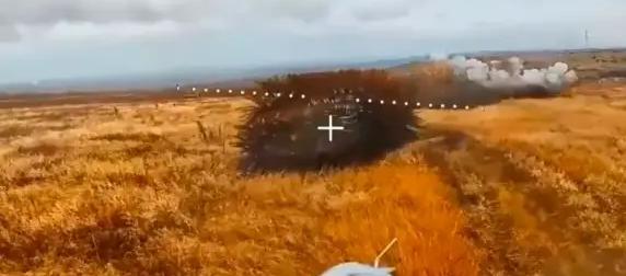 Российские дроны сожгли два M113 ВСУ с "ежовой защитой" и добили их десант Российские дроны сожгли два M113 ВСУ с "ежовой защитой" и добили их десант