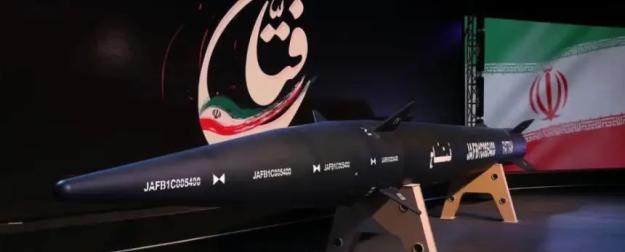 Созданная в Иране ракета Fattah разгоняется до 15000 километров в час Созданная в Иране ракета Fattah разгоняется до 15000 километров в час