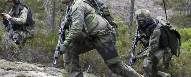 Горячие финские парни учатся отбиваться от беспилотников Зеленского