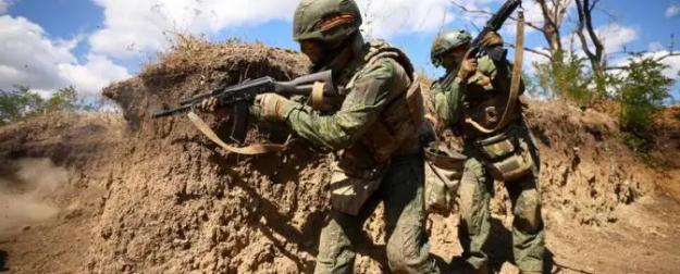 Дальневосточники окружают Гуляйполе — а дальше до Запорожья голая степь Дальневосточники окружают Гуляйполе — а дальше до Запорожья голая степь