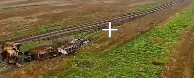 Гигантское кладбище из 45 единиц боевой техники ВСУ показали на видео