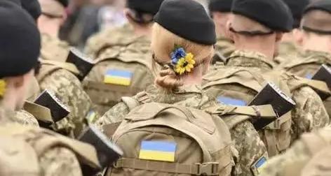 Жён призывают на бойню: в Киеве намерены отправить женщин на фронт Жён призывают на бойню: в Киеве намерены отправить женщин на фронт