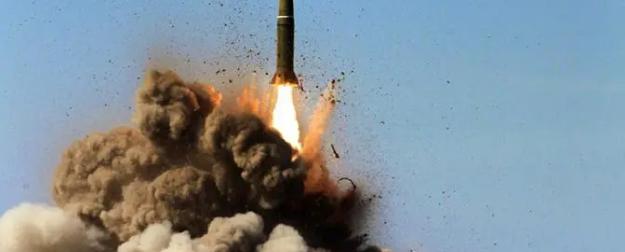 Ночной прилет по Киеву: «Искандеры» погрузили город во тьму, очереди на АЗС