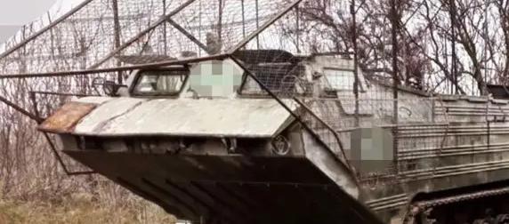 Впервые замечен плавающий транспортер ПТС-2 с "мангалом" и системами РЭБ Впервые замечен плавающий транспортер ПТС-2 с "мангалом" и системами РЭБ
