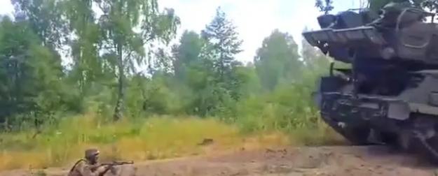 Суррогат вместо танков - в ВСУ новичков обкатывают "Буками" и "Кашалотами"