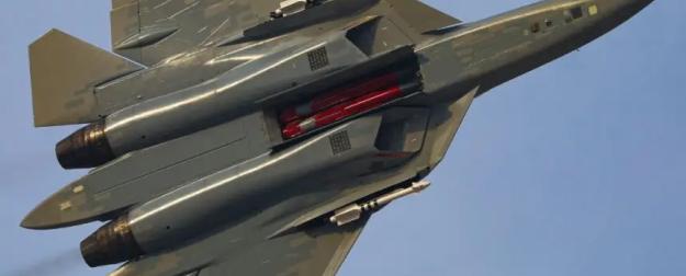 Танец в небе: в Дубае показали ключевое преимущество истребителя Су-57