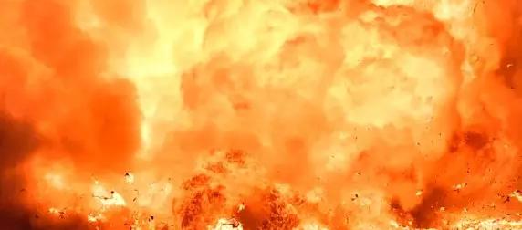 Дрон снял уничтожение квадроцикла ВСУ, везущего боеприпасы на прицепе