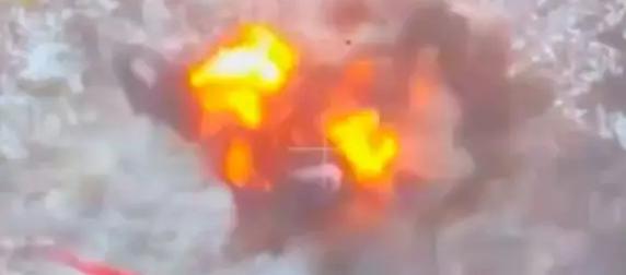 Беспилотник показал, как "Курьер" подорвал блиндаж с боевиками ВСУ