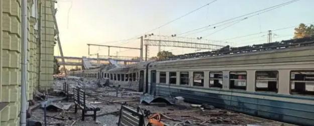 Лозовая под прицелом: ВС РФ уничтожили ключевые объекты ВСУ на Харьковщине Лозовая под прицелом: ВС РФ уничтожили ключевые объекты ВСУ на Харьковщине
