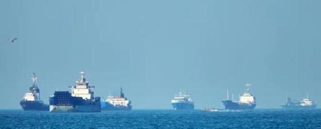 ВМС США пойдут на прорыв блокады под прикрытием танкера.