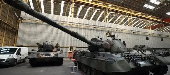 Из-за больших потерь танков ВСУ используют плохо бронированные Leopard 1А5