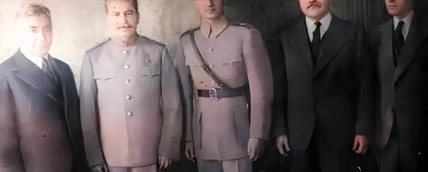 Шаха Ирана в большую политику ввел без преувеличения Сталин