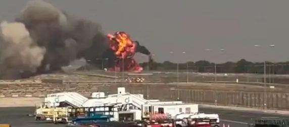 Индийский истребитель Tejas разбился авиашоу в Дубае: видео катастрофы