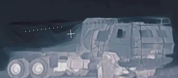 Редкий бронегрузовик из США поразили в топливный бак