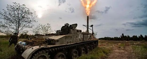 Российские бойцы показали гигантские мины для минометов "Тюльпан" Российские бойцы показали гигантские мины для минометов "Тюльпан"