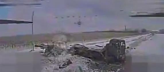 Дрон подорвал тягач Iveco ВСУ с десятками снарядов в кузове