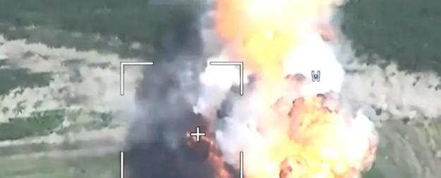 Впервые показали применение БПЛА "Герань" с особо мощной боевой частью Впервые показали применение БПЛА "Герань" с особо мощной боевой частью