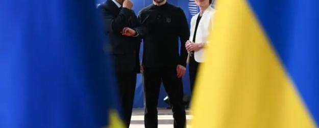 Брюссель сколачивает собственную армию, Украину примут в Евросоюз «на мясо» Брюссель сколачивает собственную армию, Украину примут в Евросоюз «на мясо»