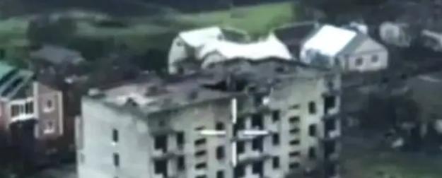 Мощнейший взрыв снаряда "Торнадо-С" снес многоэтажку с боевиками ВСУ