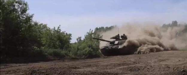 Неуязвимый монстр: в РФ раскрыли новую версию «бесшумного хищника» Т-80УЕ