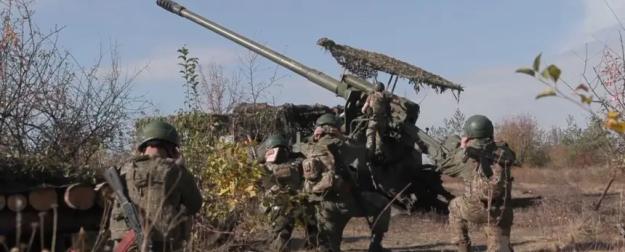 152-мм самоходный "Гиацинт-С" уничтожает цели ВСУ на дистанции в 25 км 152-мм самоходный "Гиацинт-С" уничтожает цели ВСУ на дистанции в 25 км
