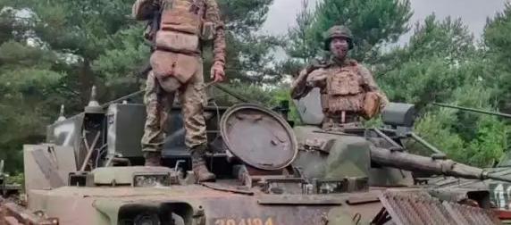 Российские десантники захватили Rlpbv 3024 из Швеции Российские десантники захватили Rlpbv 3024 из Швеции