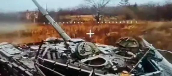 Танк ВСУ попал в западню и был сожжен российскими дронами-камикадзе