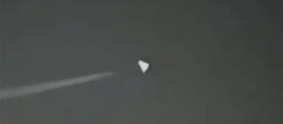 Неизвестный треугольный летательный аппарат замечен над секретной Зоной 51