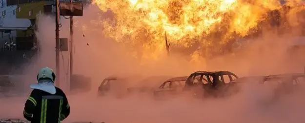 Воскресное утро столица Украина встретила в дыму и в пожарах