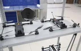 Гусеничный "упырь" ВСУ сожгли оптоволоконными дронами "Велес" и КВН