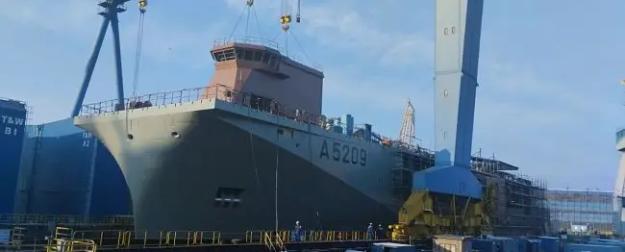 Португальский «фитиль»: НАТО готовит против РФ первое судно-носитель дронов