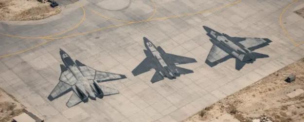 Охота на декорации: США и Израиль бьют по нарисованным самолётам Ирана