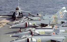 Советский ответ "Харриеру": Чем уникален вертикальный штурмовик Як-38