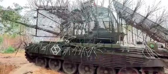 Биатлонный Т-72Б3 "Воспитатель" получил "ежовую" защиту