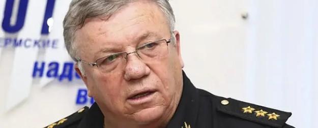 Адмирал Комоедов: Макрон зря послал «Шарль де Голль» в Ормузский пролив