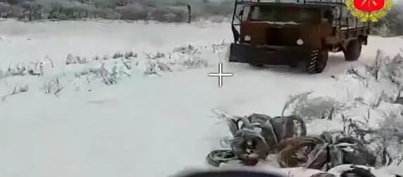 Дрон сжег ржавую "Шишигу" ВСУ с "мангалами"