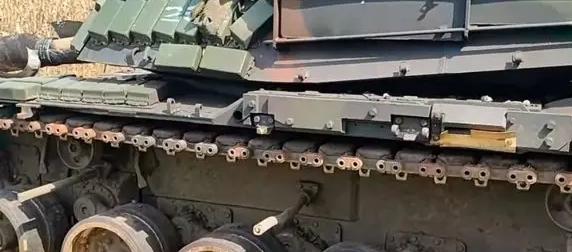 Российский боец показал трофейный Abrams Российский боец показал трофейный Abrams